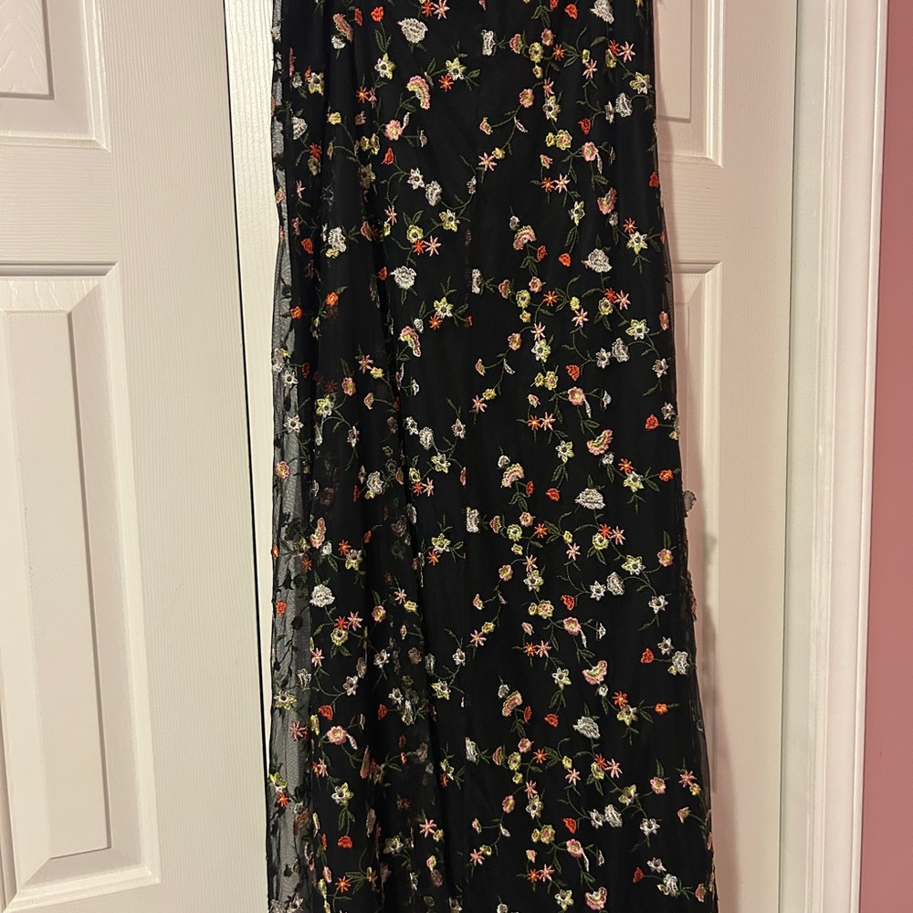 Forever 21 Black Floral A-Line Skirt - Picture 2 of 5